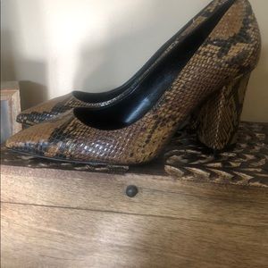 New Vince Camuto heels 7.5 M